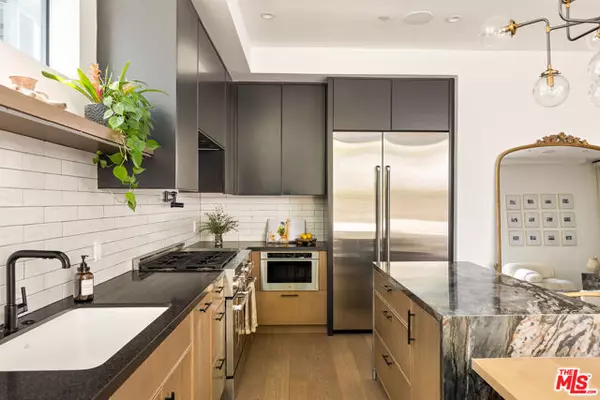 Santa Monica, CA 90404,1927 18th Street #C