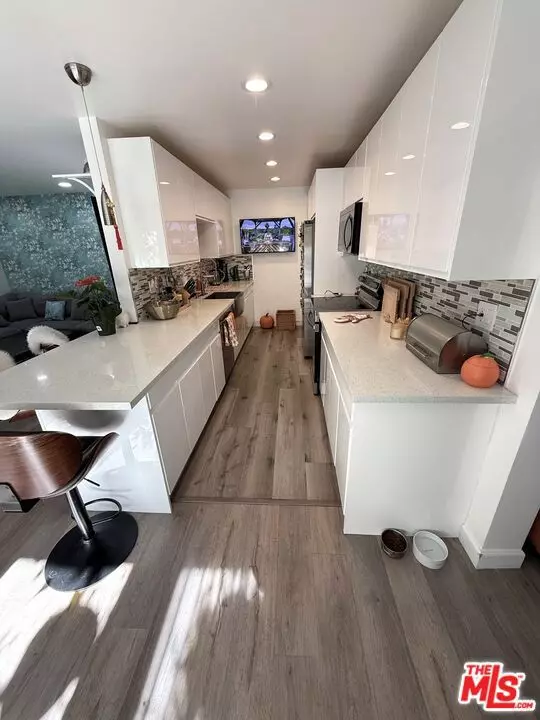 Santa Monica, CA 90403,843 4th Street #207