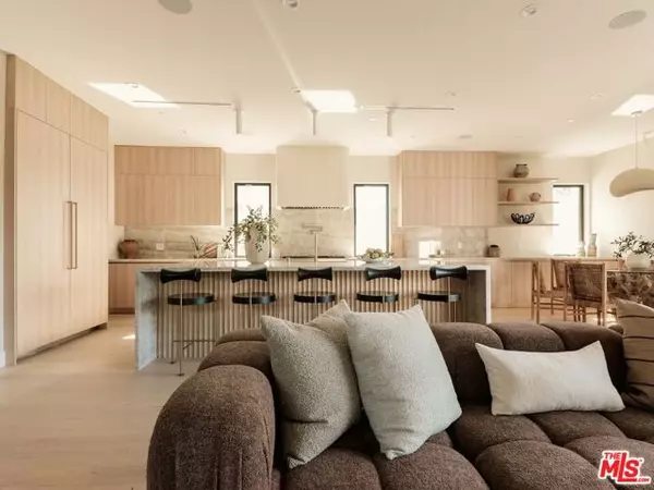 Los Angeles, CA 90066,3629 Rosewood Avenue