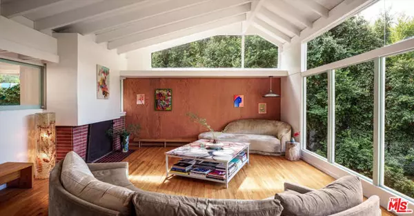 Los Angeles, CA 90068,2764 Outpost Drive