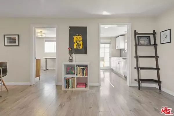 Los Angeles, CA 90019,1656 S Rimpau Boulevard