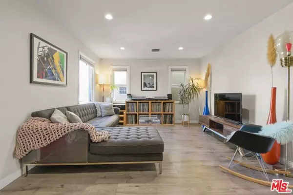 Los Angeles, CA 90019,1656 S Rimpau Boulevard