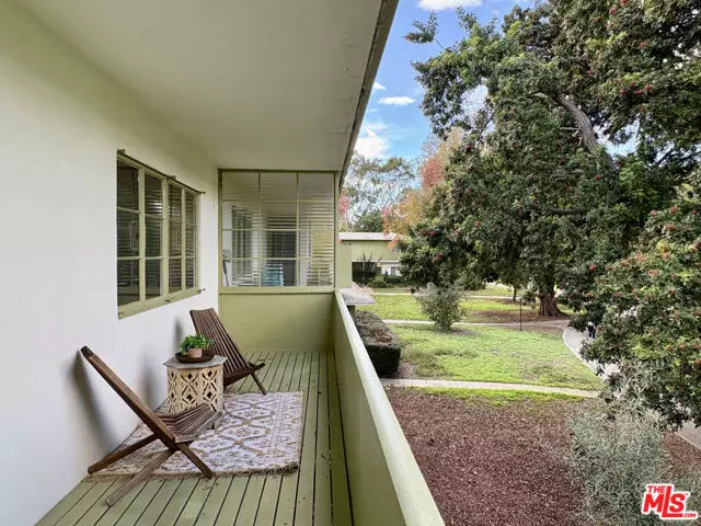 5172 Village, Los Angeles, CA 90016