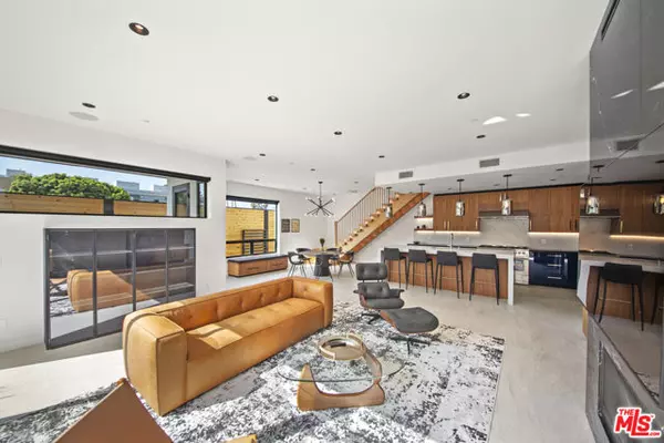 Santa Monica, CA 90405,212 Bay Street #103