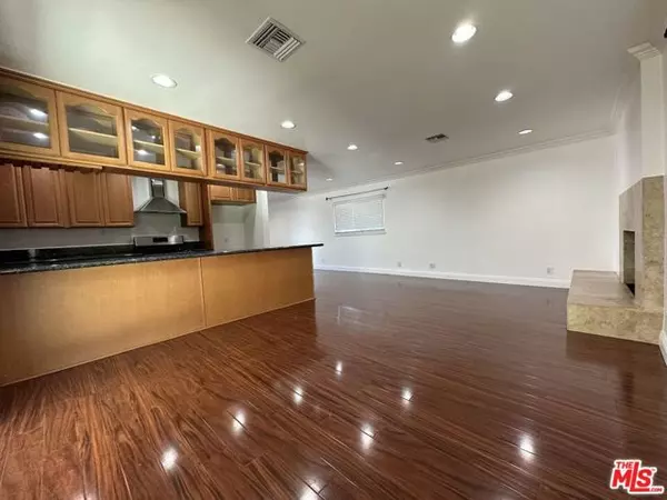 Panorama City (los Angeles), CA 91402,7924 Peachtree Avenue