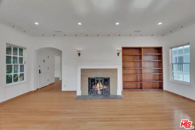 1107 Alfred, Los Angeles, CA 90035