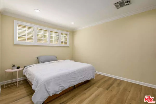 North Hollywood (los Angeles), CA 91601,11680 W Hatteras St