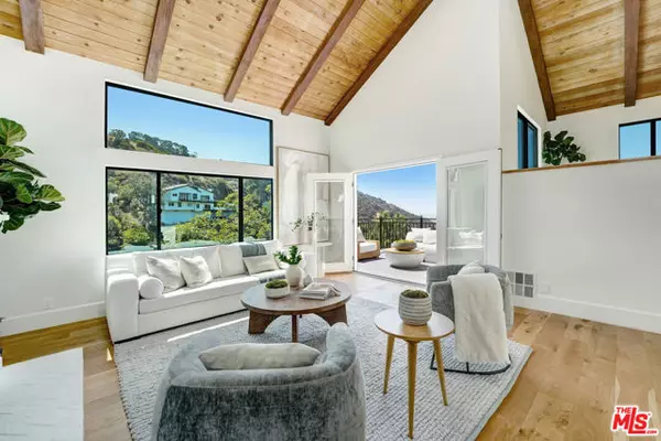 Los Angeles, CA 90046,2506 Zorada Drive