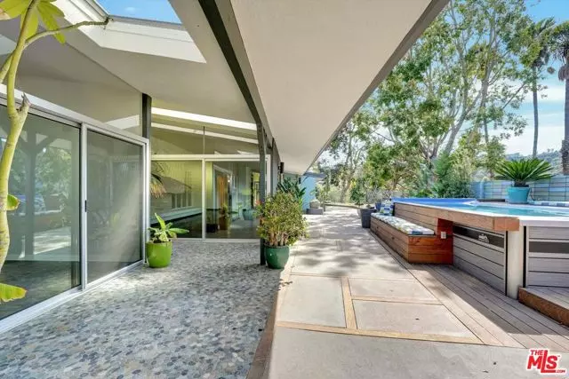 2755 Carmar Drive, Los Angeles, CA 90046