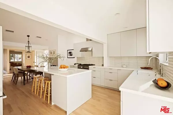 Venice (los Angeles), CA 90291,825 Coeur D Alene Avenue