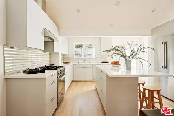 Venice (los Angeles), CA 90291,825 Coeur D Alene Avenue