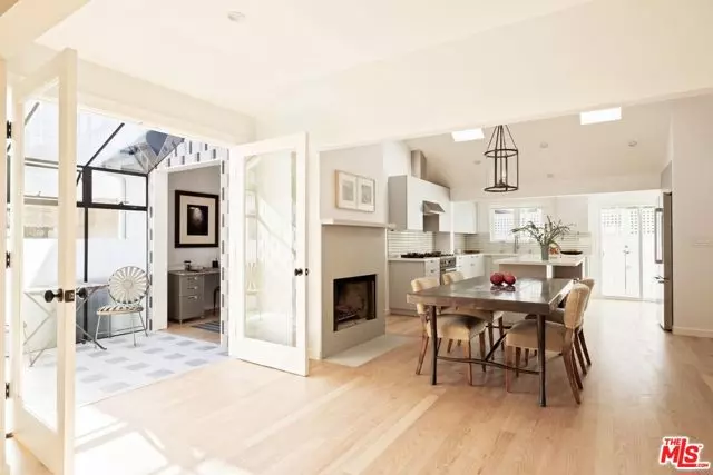 Venice (los Angeles), CA 90291,825 Coeur D Alene Avenue