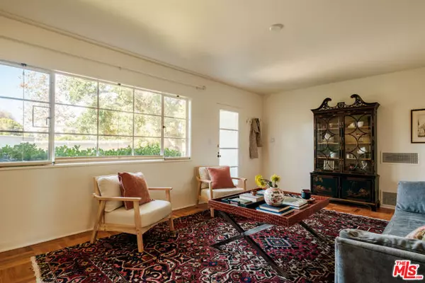 Los Angeles, CA 90016,5273 Village