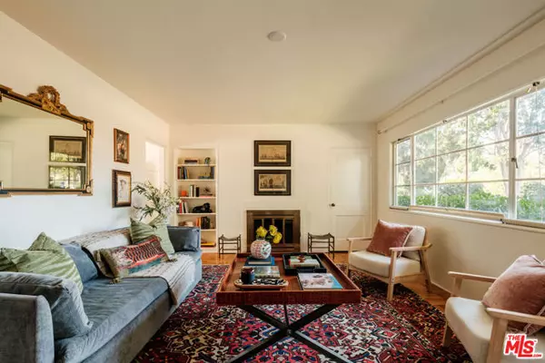 Los Angeles, CA 90016,5273 Village