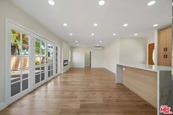 Canoga Park (los Angeles), CA 91304,21009 Saticoy Street