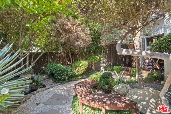 Los Angeles, CA 90025,1954 Federal Avenue