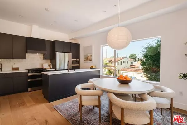 Los Angeles, CA 90019,5036 W Pickford Street