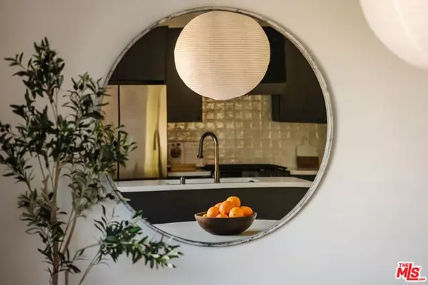 Los Angeles, CA 90019,5036 W Pickford Street