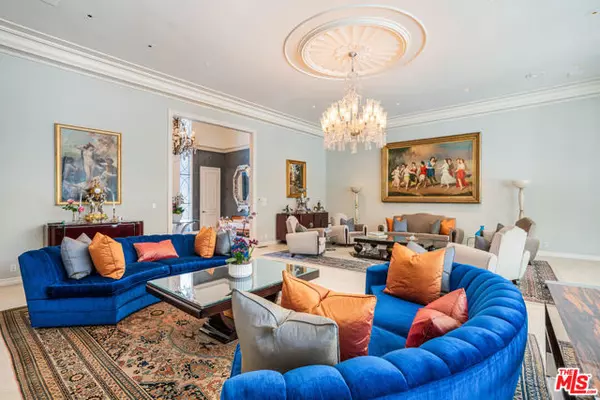 Beverly Hills, CA 90210,915 Hartford Way