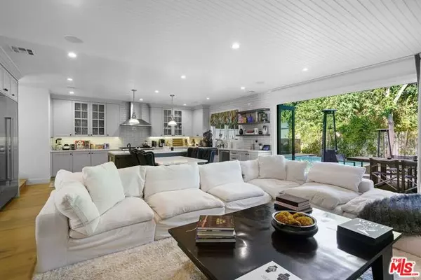 Los Angeles, CA 90046,1738 Nichols Canyon Road