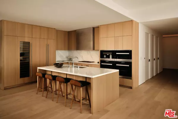 Los Angeles, CA 90048,8899 Beverly Boulevard #8C