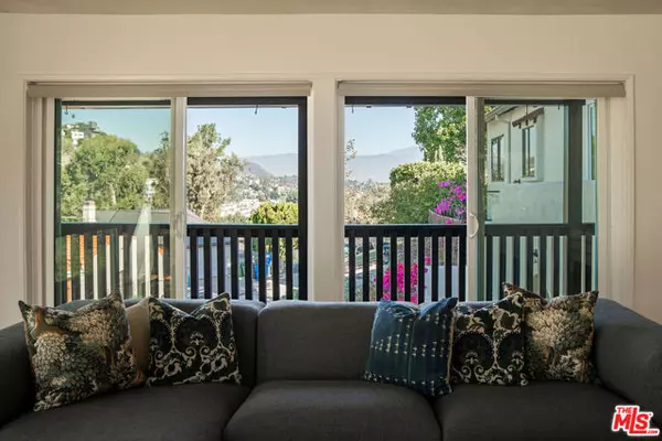 Los Angeles, CA 90039,3414 Fernwood Avenue