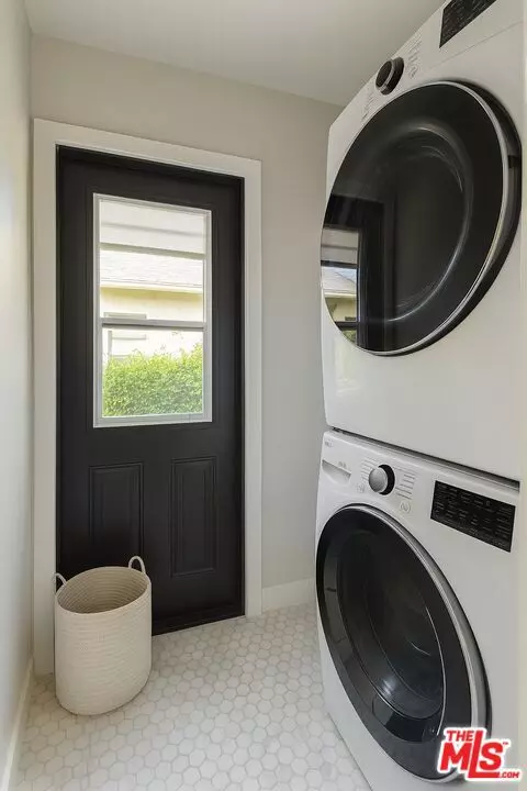 Los Angeles, CA 90048,6733 Colgate Avenue