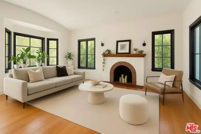 Los Angeles, CA 90048,6733 Colgate Avenue