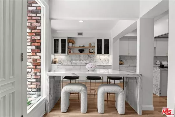 Los Angeles, CA 90049,12303 Ridge Circle