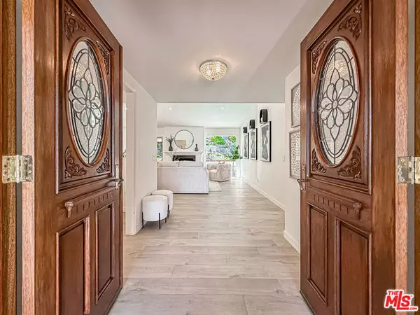 Woodland Hills (los Angeles), CA 91367,6129 Rod Avenue