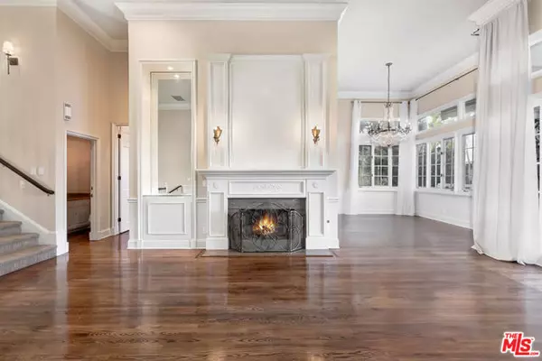 Los Angeles, CA 90049,12557 The Vista