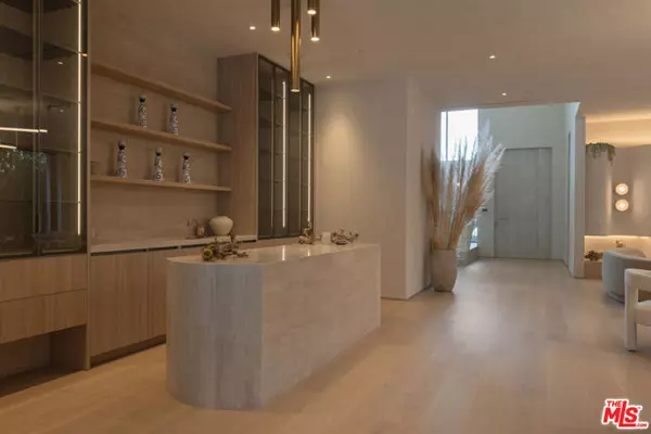 Encino (los Angeles), CA 91436,17177 Adlon Road