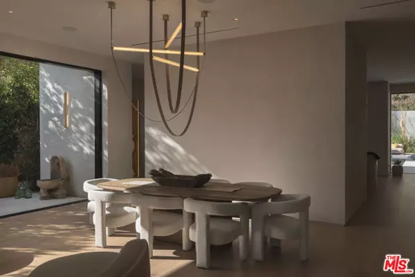 Encino (los Angeles), CA 91436,17177 Adlon Road