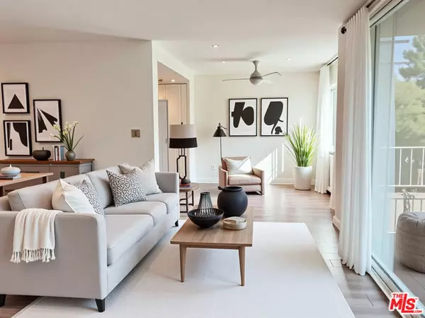 North Hollywood (los Angeles), CA 91602,10707 Camarillo Street #117