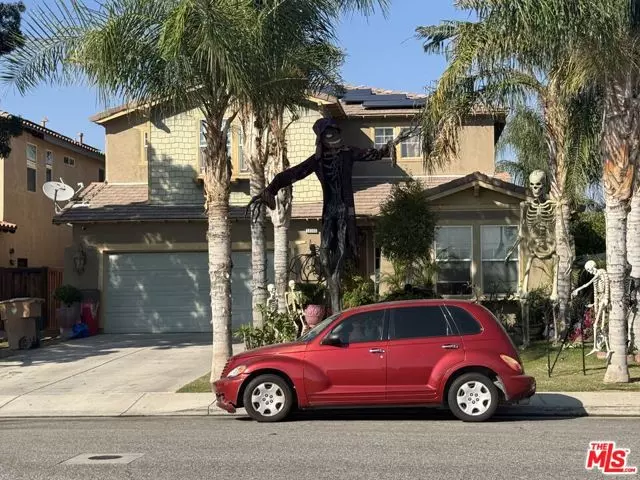 10300 Sharktooth Peak Drive, Bakersfield, CA 93311