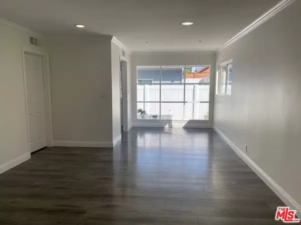 North Hollywood (los Angeles), CA 91606,6644 Atoll Avenue