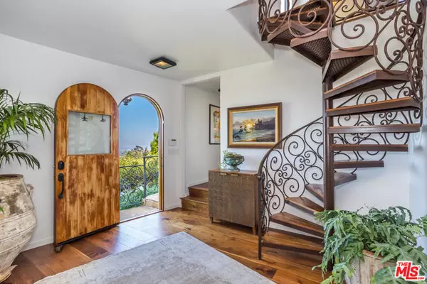 Los Angeles, CA 90046,8148 Mannix Drive