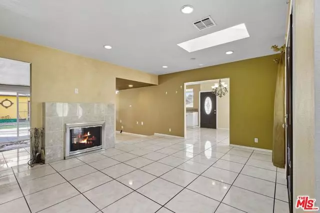 9509 Hildreth Avenue, South Gate, CA 90280