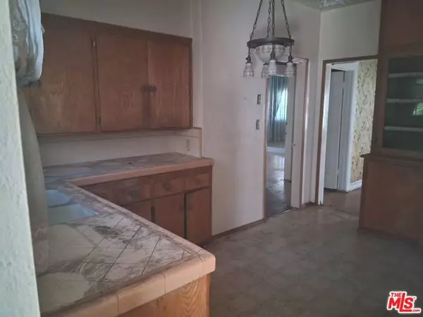 Los Angeles, CA 90016,2025 West Boulevard