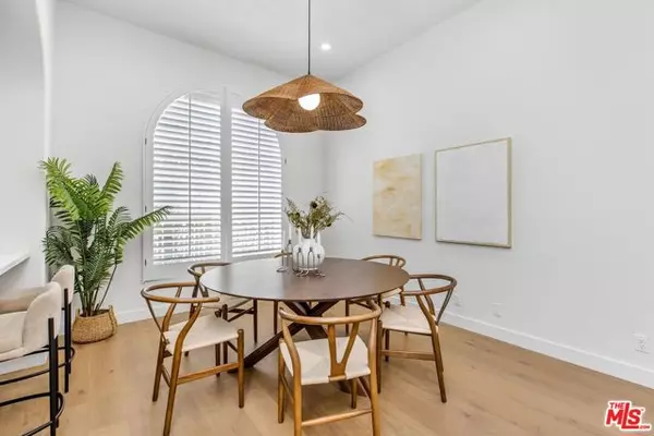 Sherman Oaks, CA 91423,14234 Dickens Street #2