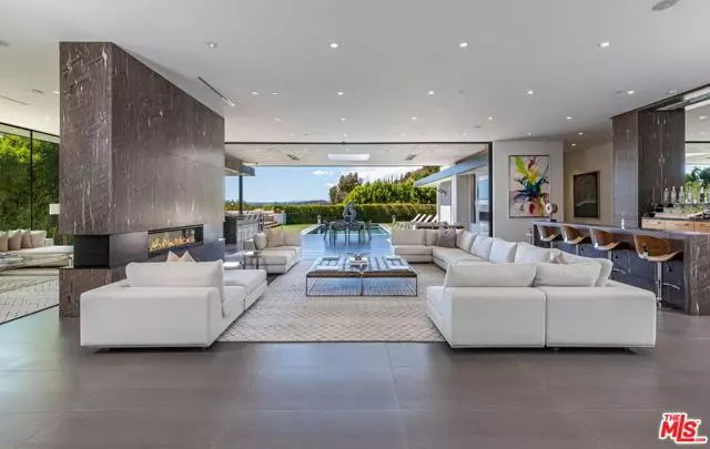 Beverly Hills, CA 90210,2002 LOMA VISTA Drive