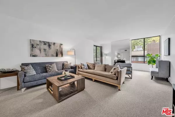 Los Angeles, CA 90049,814 Amherst Avenue #203