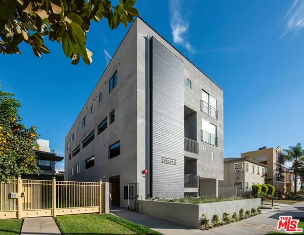 Los Angeles, CA 90048,118 N Orlando Avenue #202