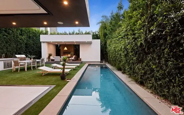 Los Angeles, CA 90048,523 N HARPER Avenue