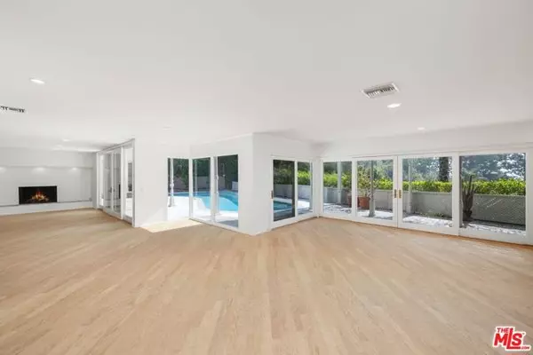 1700 Rising Glen Road, Los Angeles, CA 90069