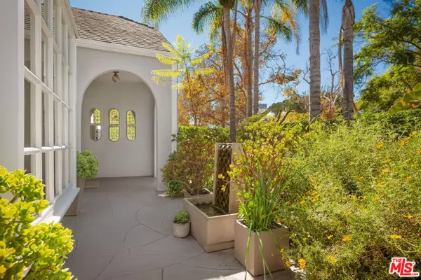 Los Angeles, CA 90036,600 S Orange Drive