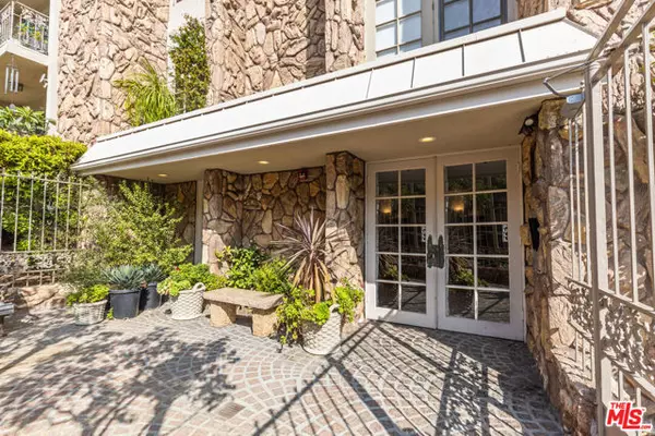 Los Angeles, CA 90024,1260 S Beverly Glen Boulevard #305