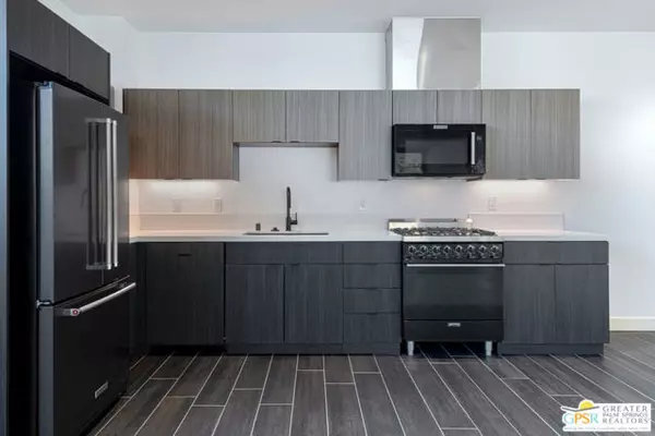 Palm Springs, CA 92262,175 N Palm Canyon Drive #205