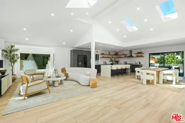 Sherman Oaks, CA 91403,15247 Sutton Street