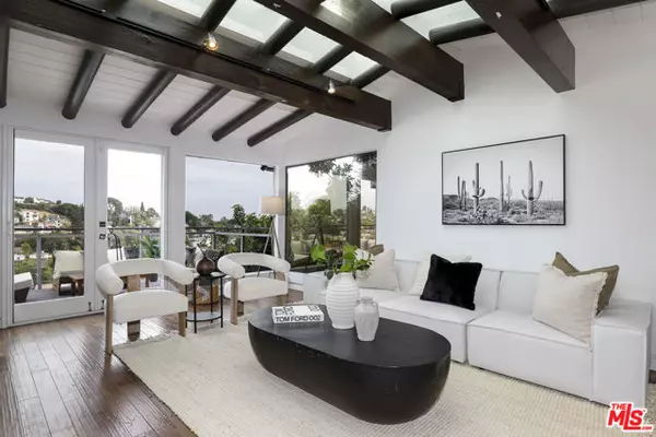 Los Angeles, CA 90026,1814 Webster Avenue